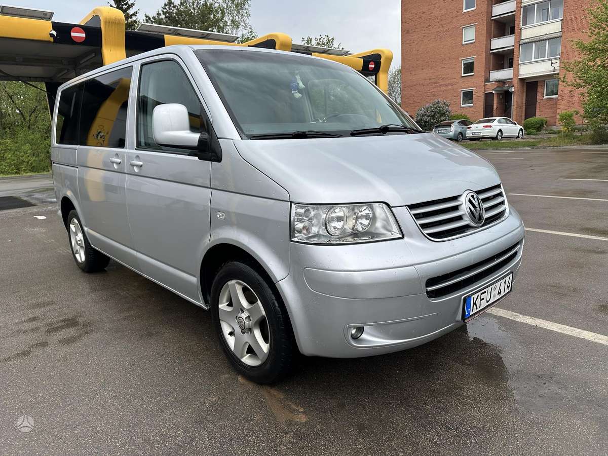 Volkswagen Caravelle 2006 — interior
