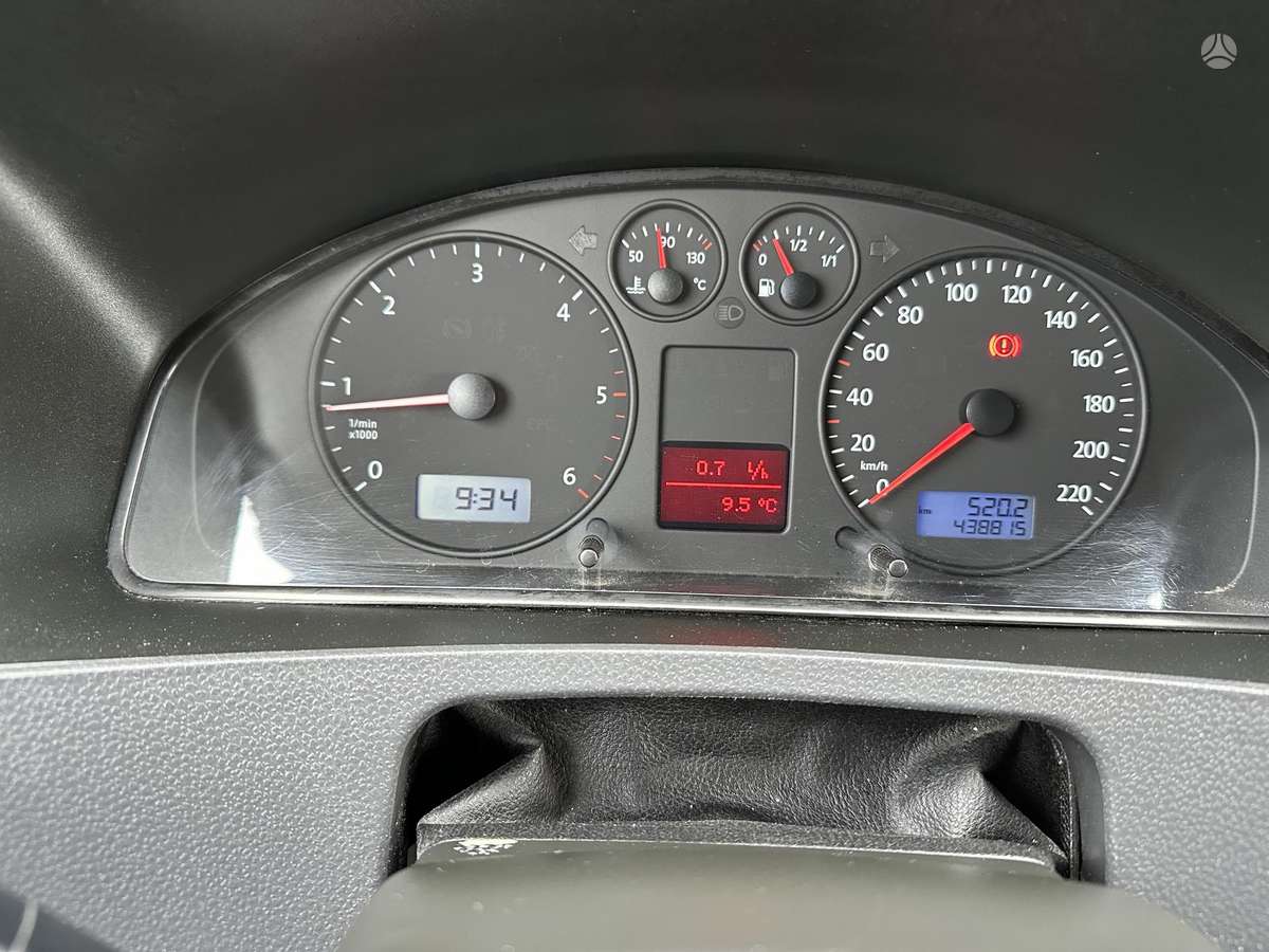 Volkswagen Caravelle 2006 — photo 8
