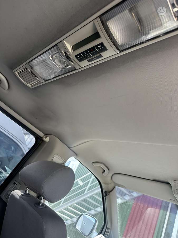 Volkswagen Caravelle 2006 — photo 9