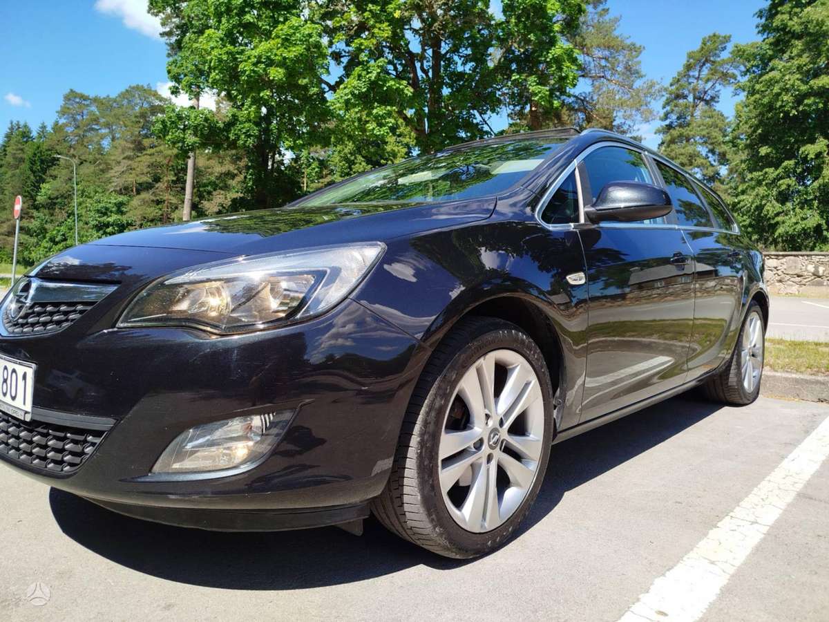 Opel Astra 2012 — photo 5