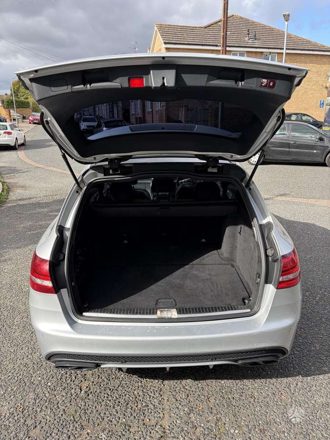 Mercedes-Benz C300 2015 — photo 14