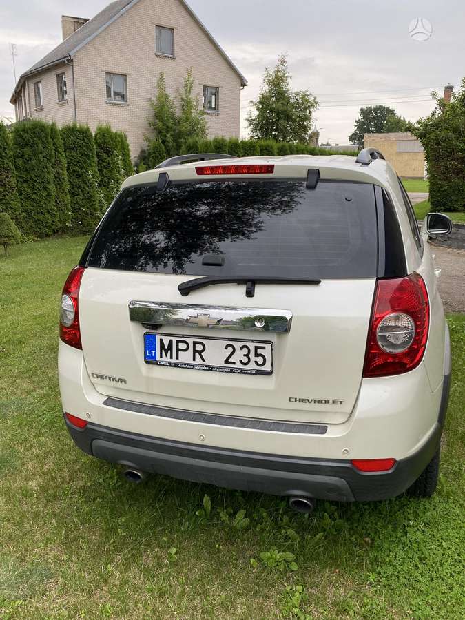 Chevrolet Captiva 2011 — салон