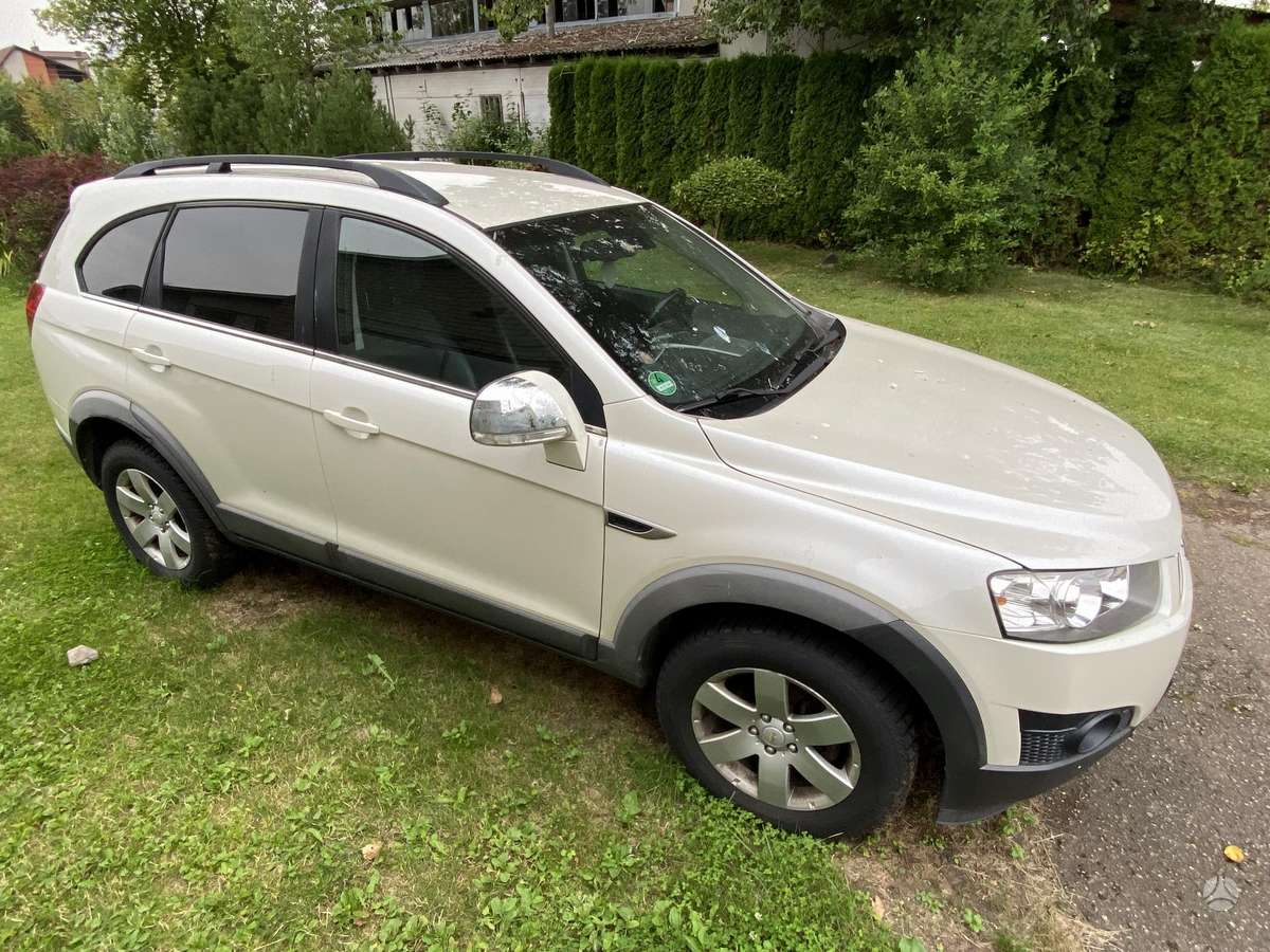 Chevrolet Captiva 2011 — двигун 2384 cm³, 167 HP (123kW)