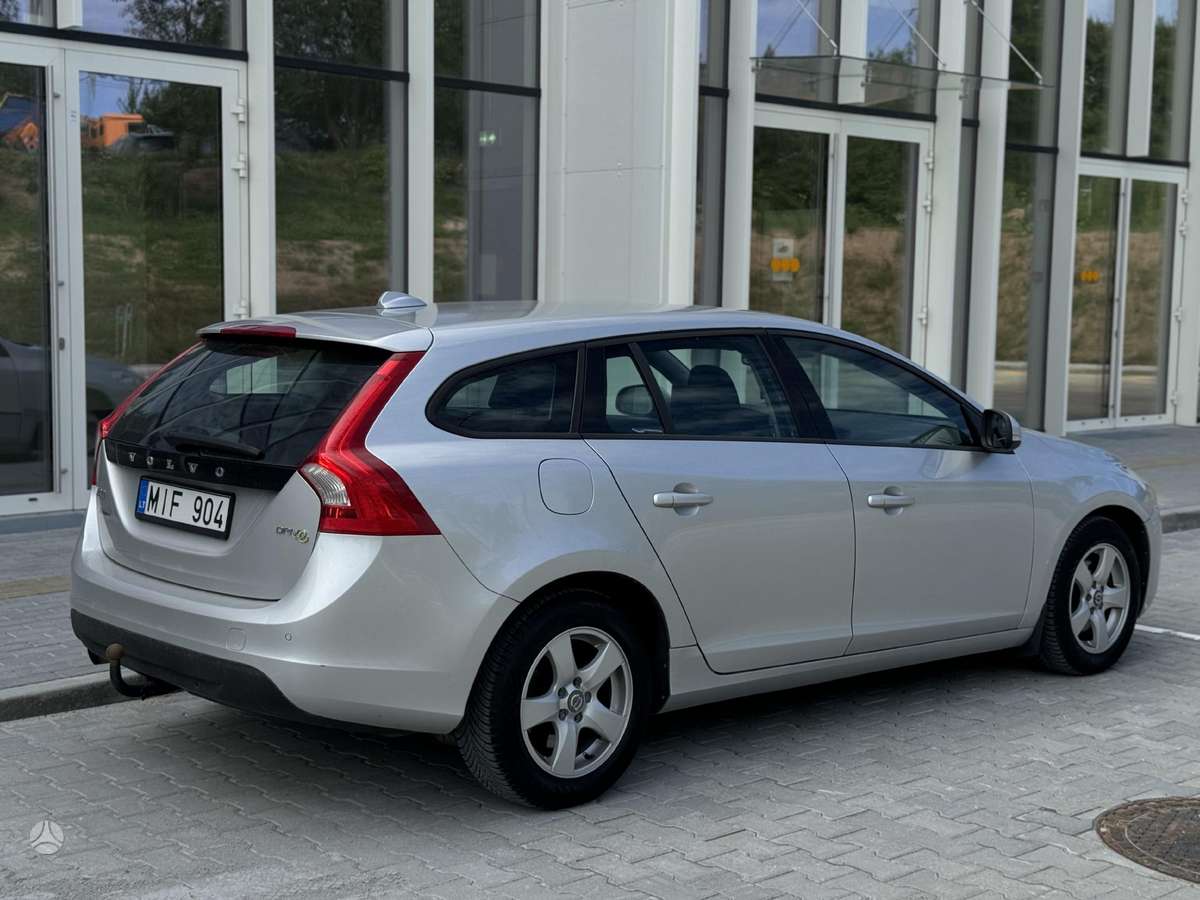 Volvo V60 2012 — фото 6