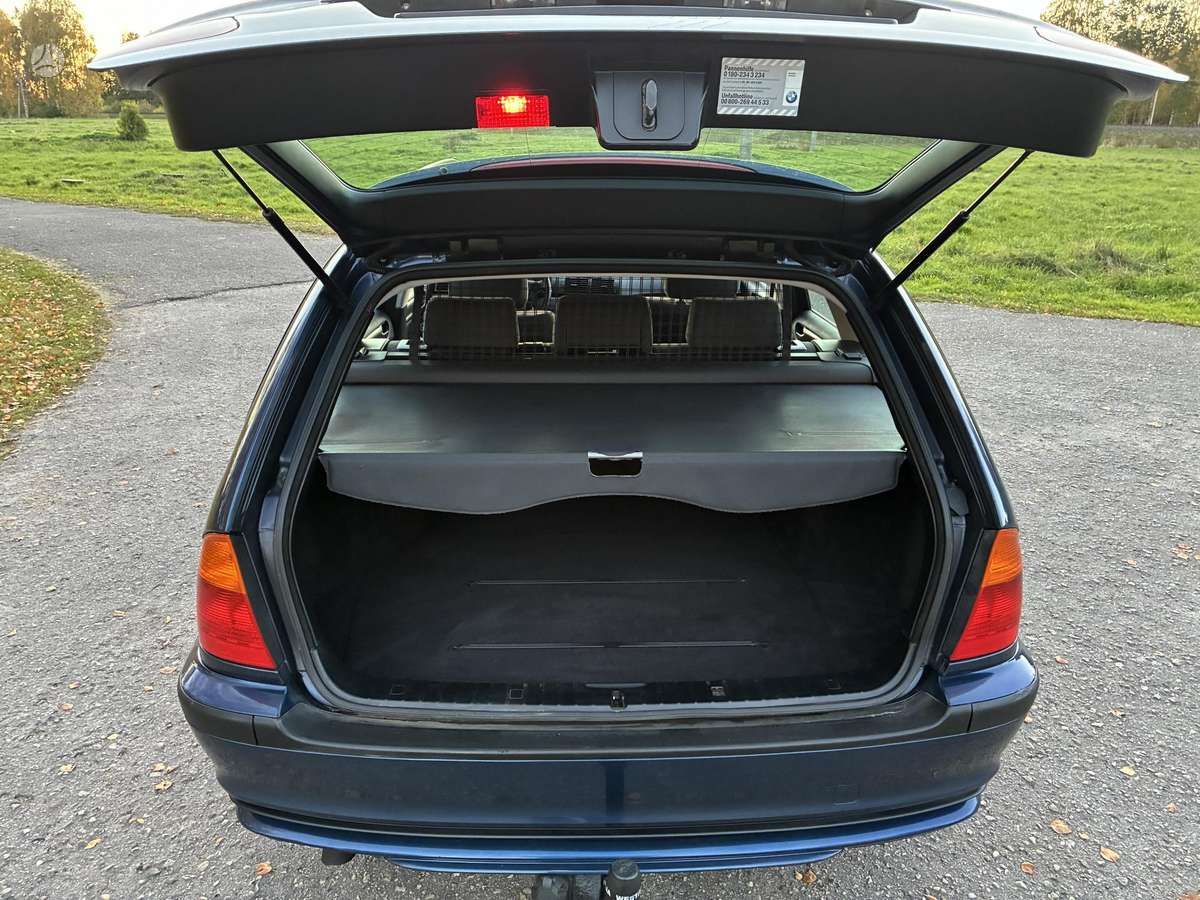 BMW 320 2004 — photo 19