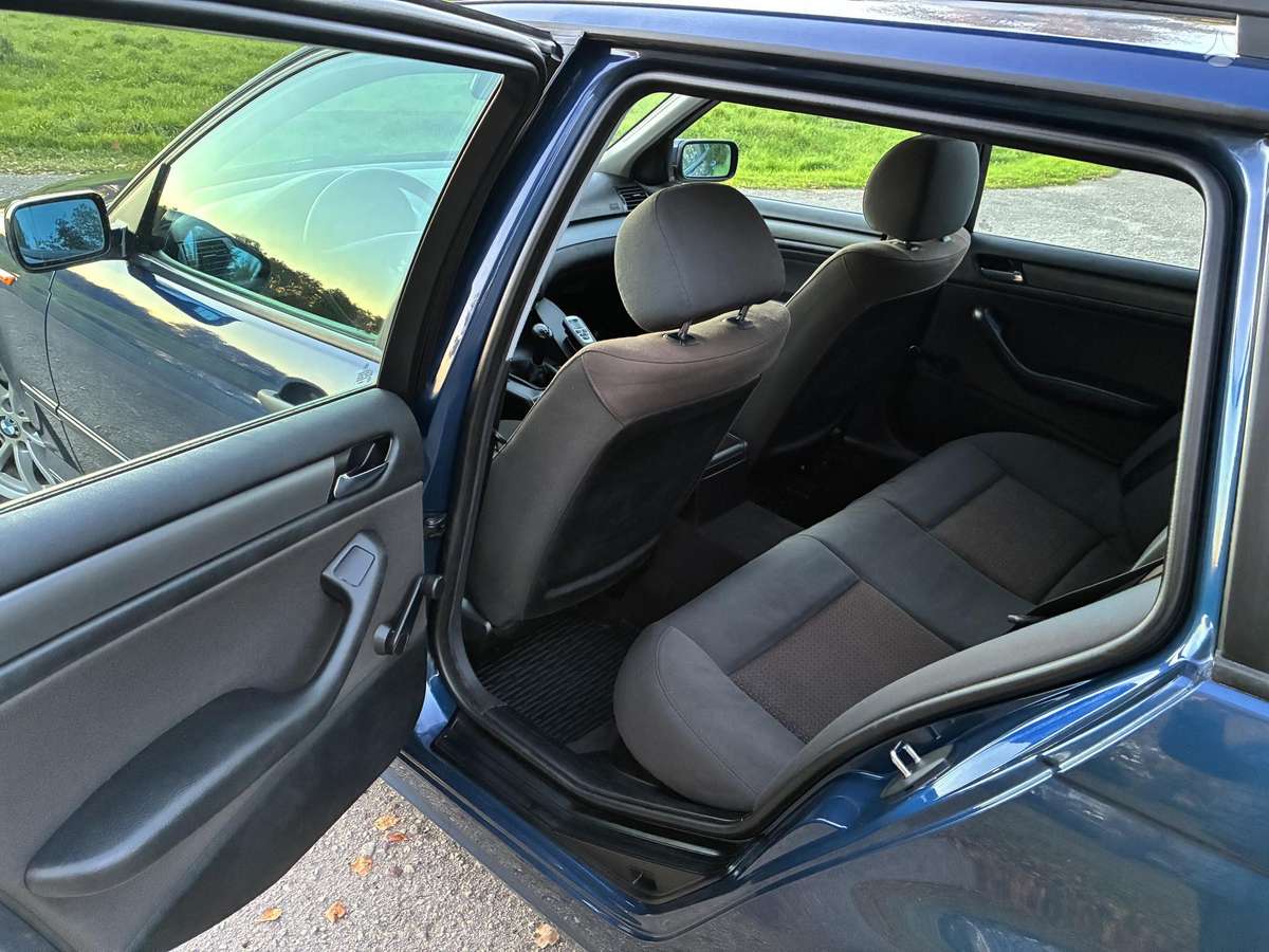 BMW 320 2004 — photo 22
