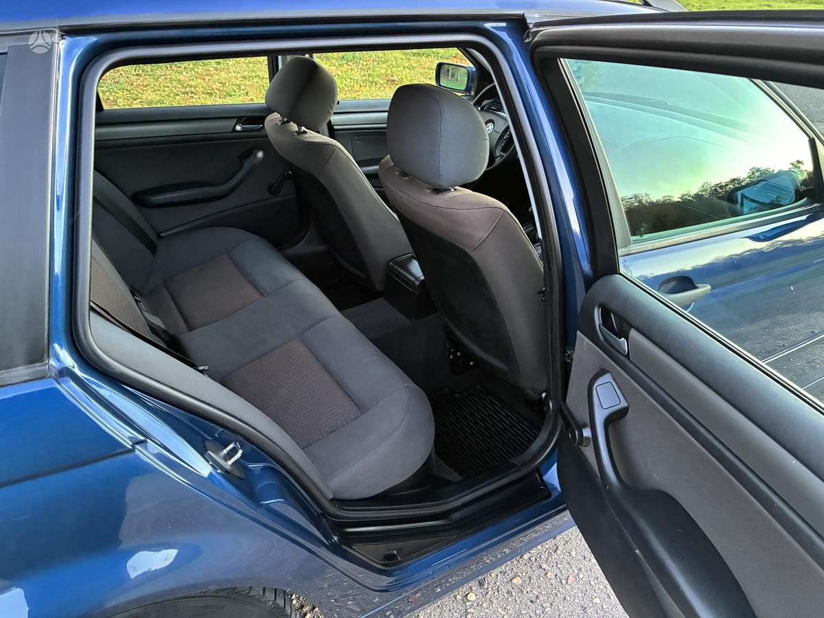 BMW 320 2004 — photo 24