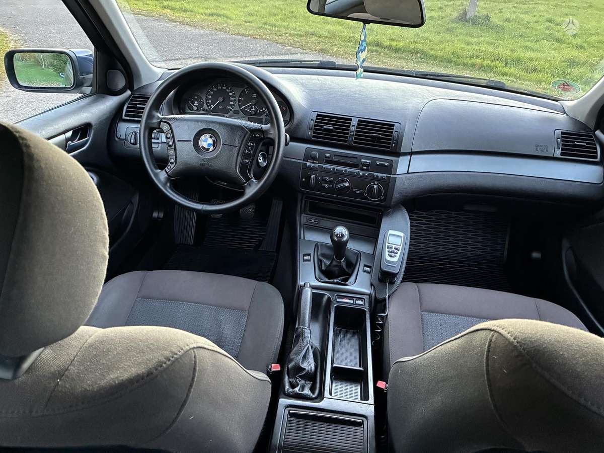 BMW 320 2004 — photo 26