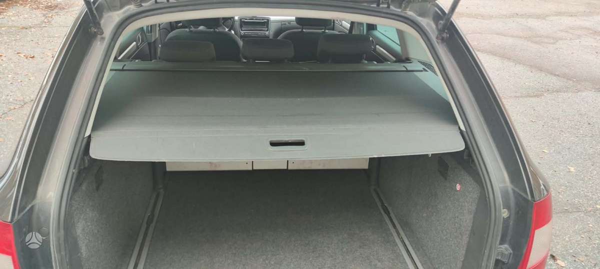 Skoda Superb 2011 — photo 13