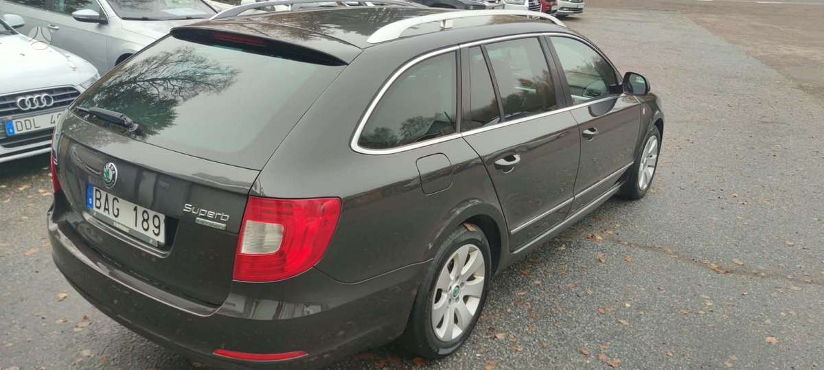 Skoda Superb 2011 — photo 5