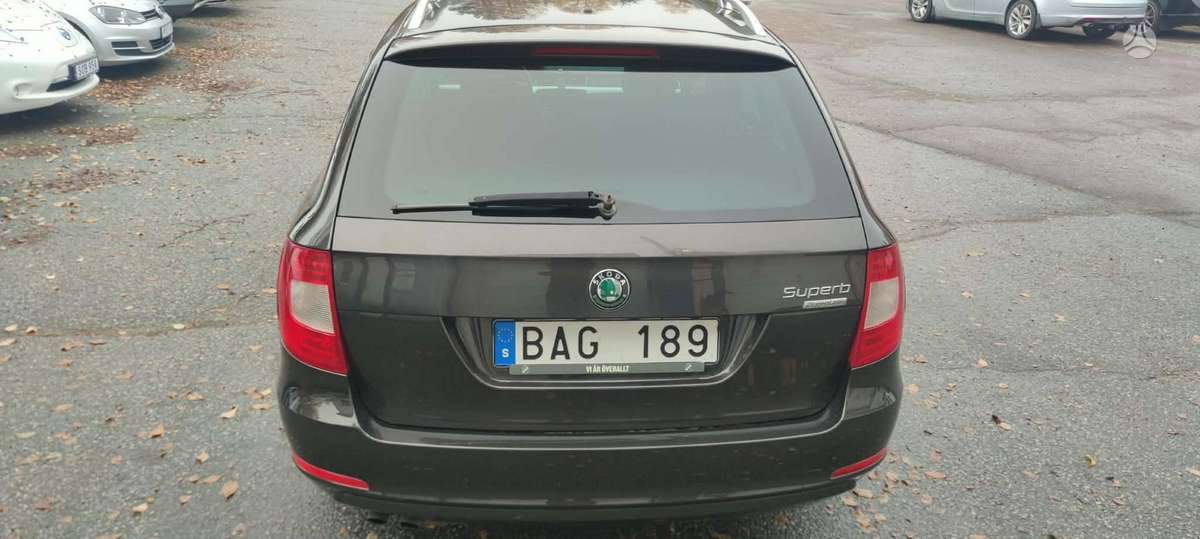 Skoda Superb 2011 — photo 6
