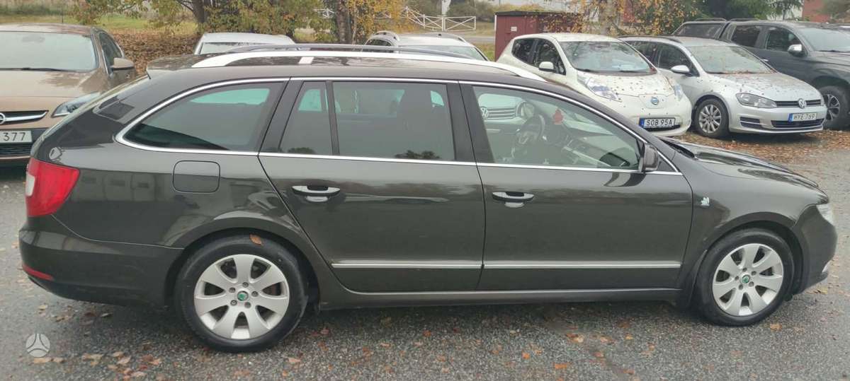 Skoda Superb 2011 — photo 7