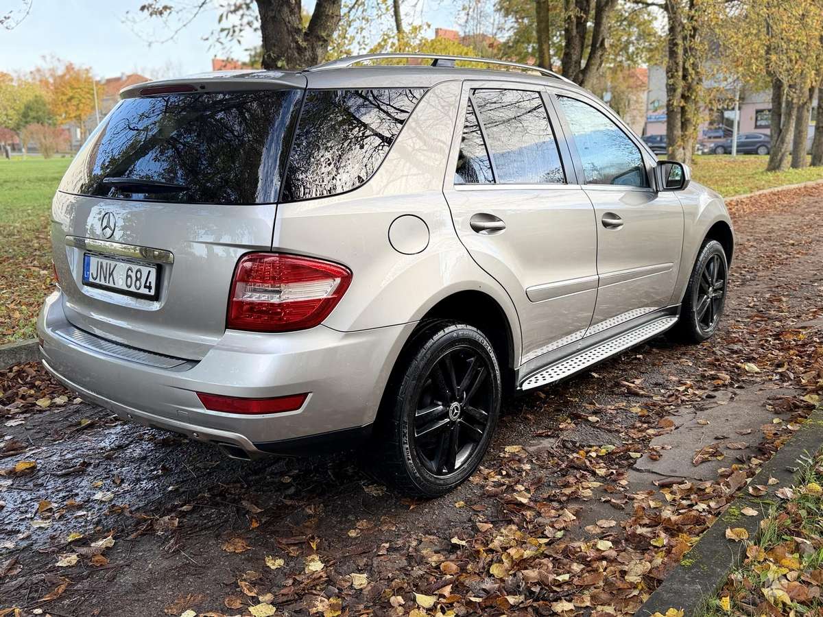Mercedes-Benz ML350, 2009