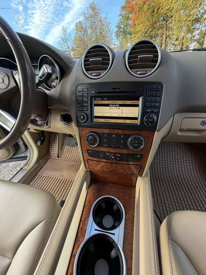Mercedes-Benz ML350 2009 — photo 18