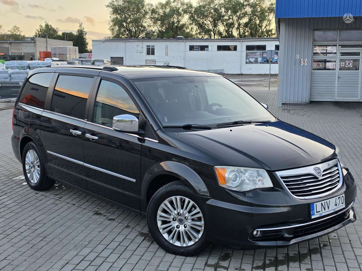 Chrysler Voyager 2014 — авто для ЗСУ з Європи