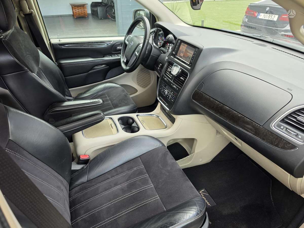 Chrysler Voyager 2014 — фото 19