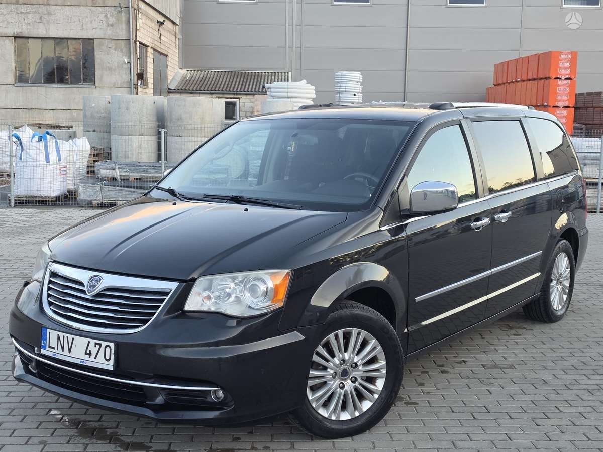 Chrysler Voyager 2014 — вигляд ззаду