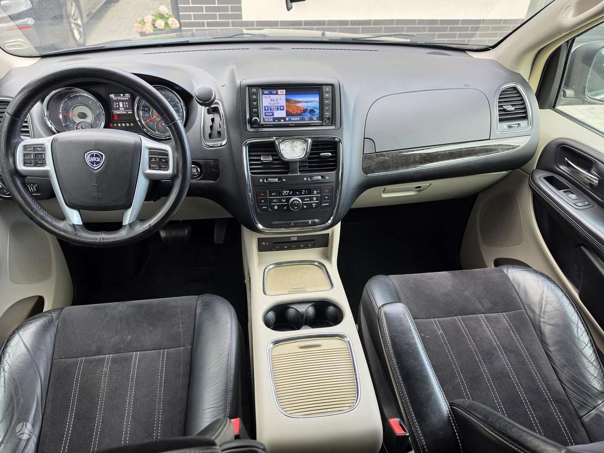 Chrysler Voyager 2014 — фото 23