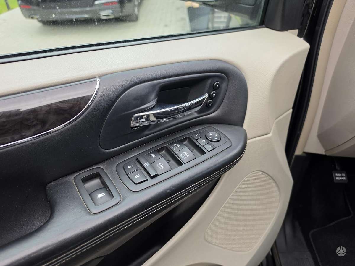 Chrysler Voyager 2014 — фото 26