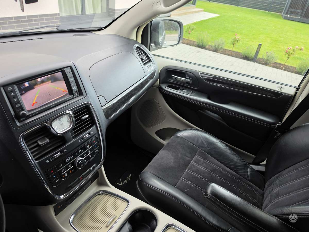 Chrysler Voyager 2014 — фото 31