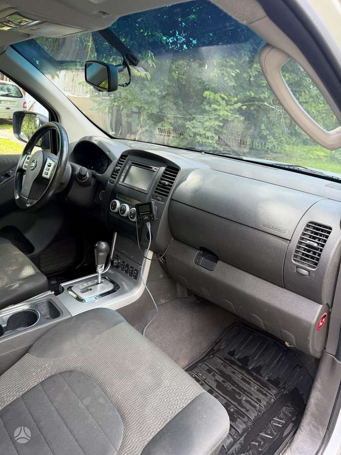 Nissan Navara 2014 — photo 10