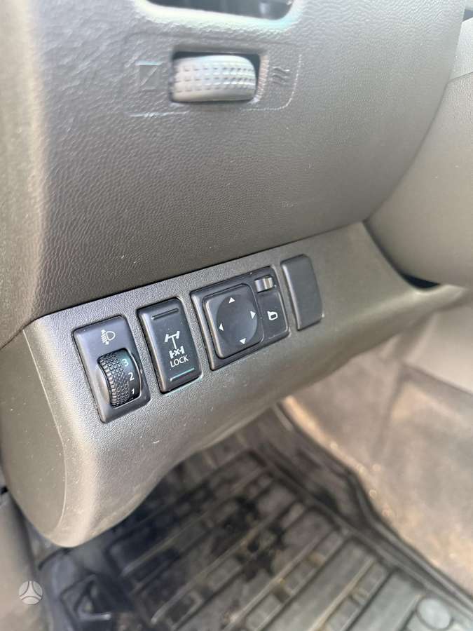 Nissan Navara 2014 — photo 12