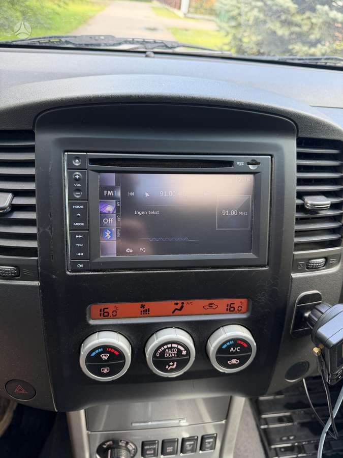Nissan Navara 2014 — photo 15