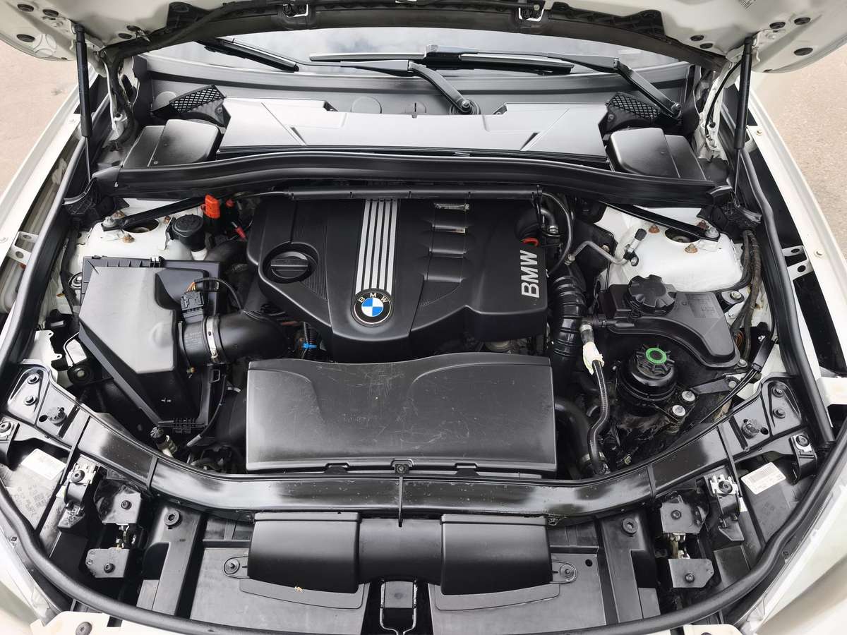 BMW X1 2010 — фото 14