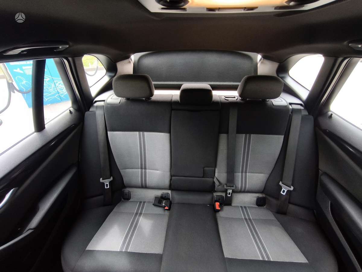 BMW X1 2010 — фото 16