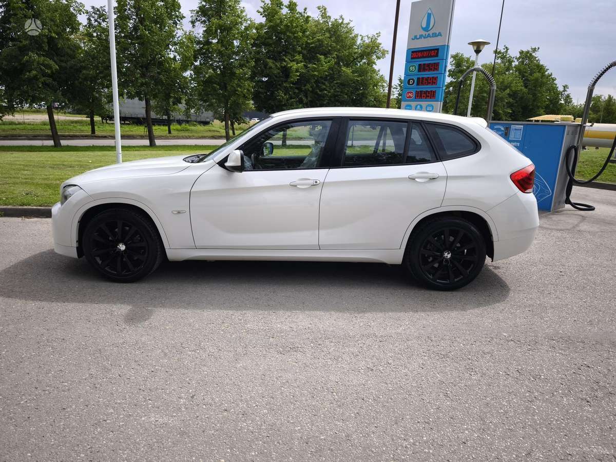 BMW X1 2010 — двигун 1995 cm³, 177 HP (130kW)