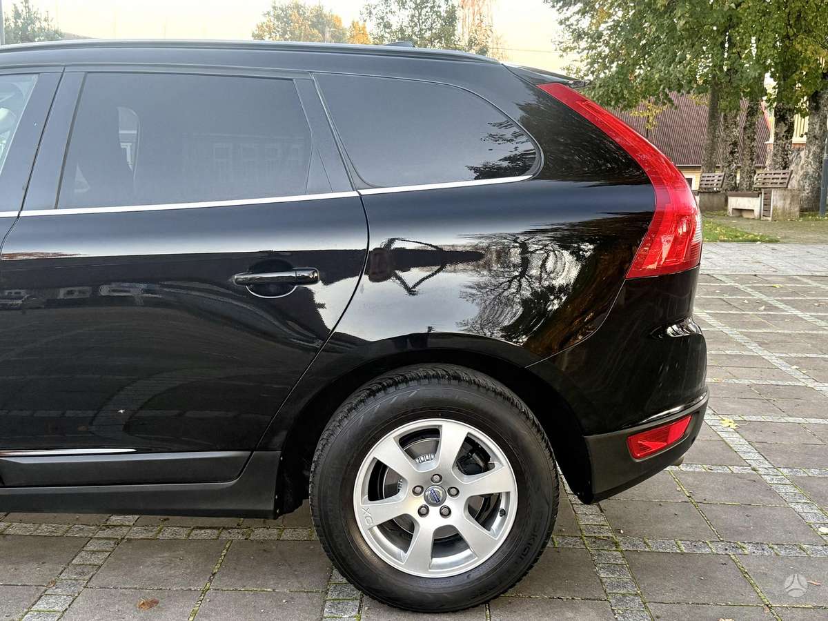 Volvo XC60 2011 — photo 10