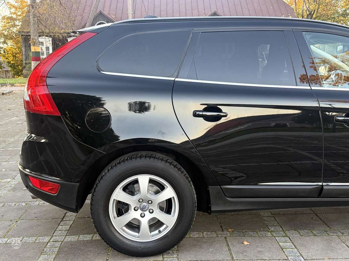 Volvo XC60 2011 — photo 11