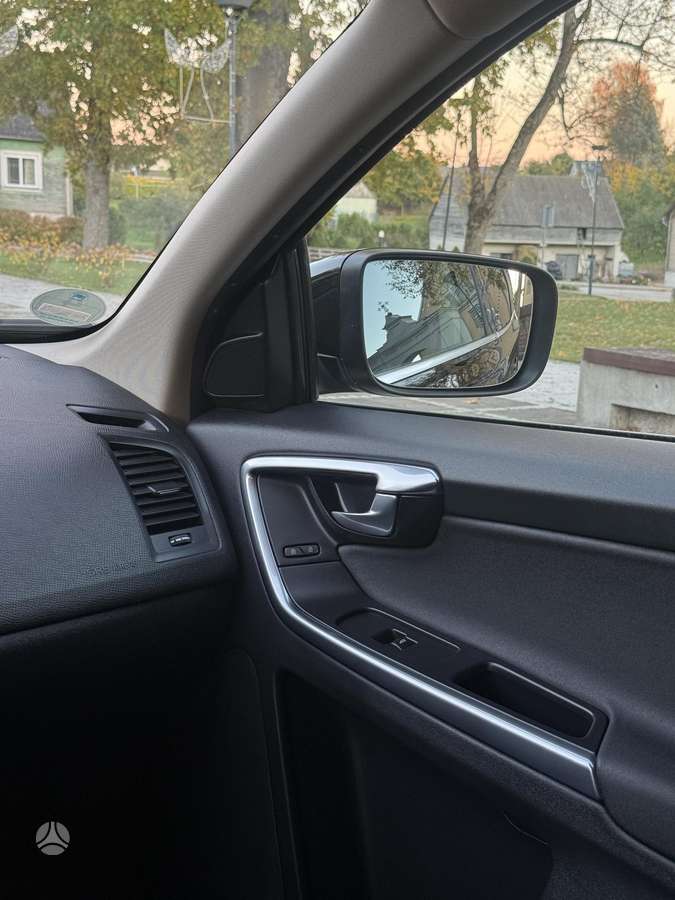 Volvo XC60 2011 — photo 29