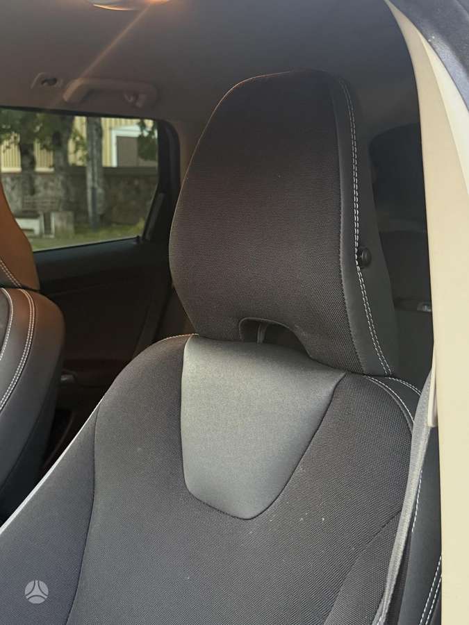 Volvo XC60 2011 — photo 31