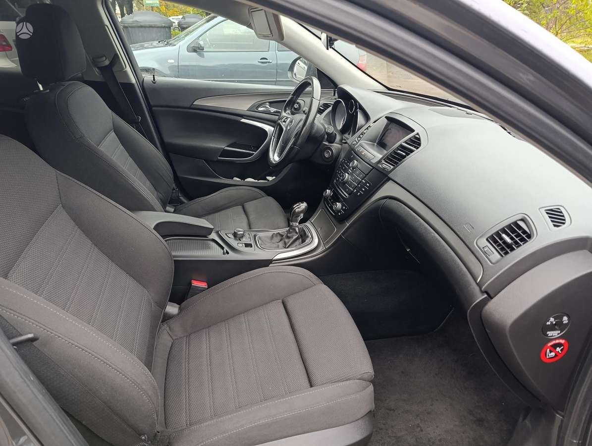 Opel Insignia 2009 — photo 11