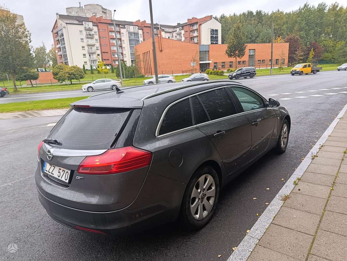 Opel Insignia 2009 — interior