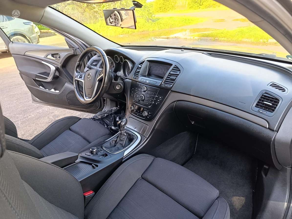 Opel Insignia 2009 — photo 9
