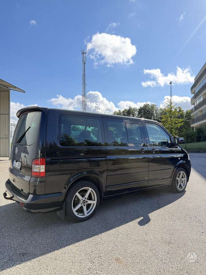 Volkswagen Multivan 2005 — rear view
