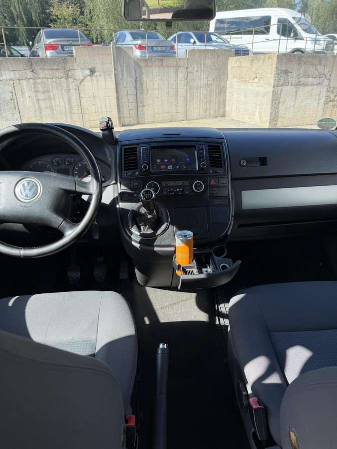 Volkswagen Multivan 2005 — photo 9