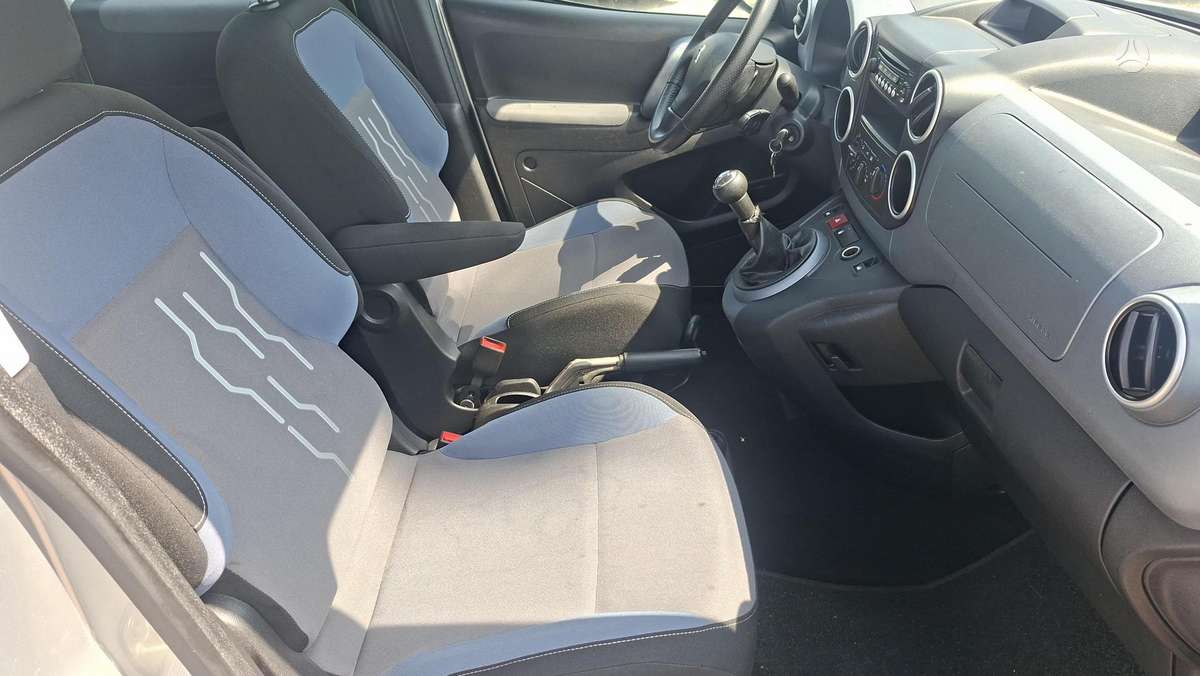 Peugeot Partner 2012 — photo 12