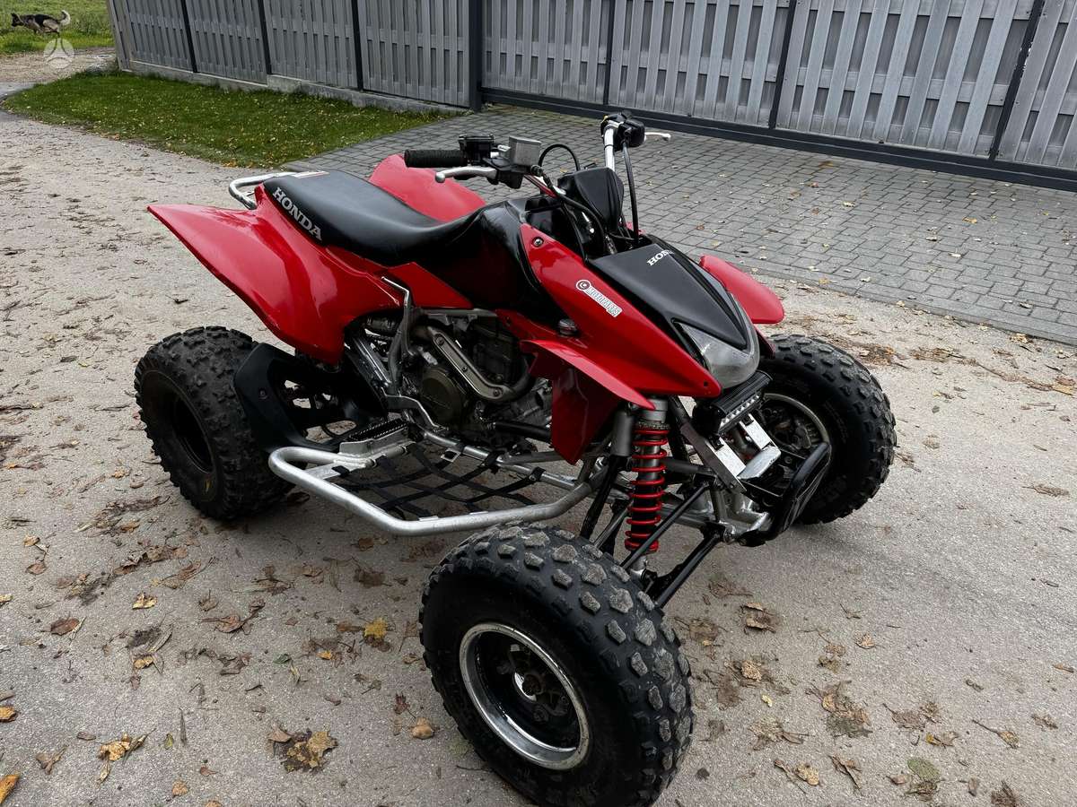 Honda TRX 2005 — interior
