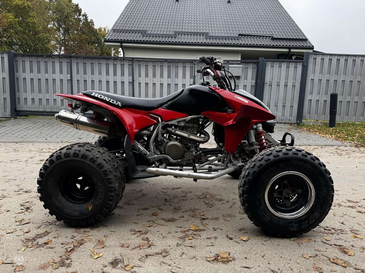 Honda TRX 2005 — engine 450 cm³