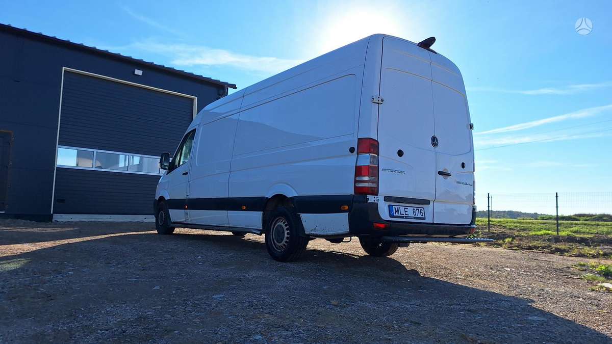 Mercedes-Benz Sprinter 2015 — engine 2200 cm³, 129 HP (95kW)