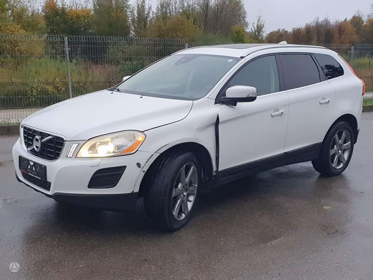 Volvo XC60 2013 — вигляд ззаду