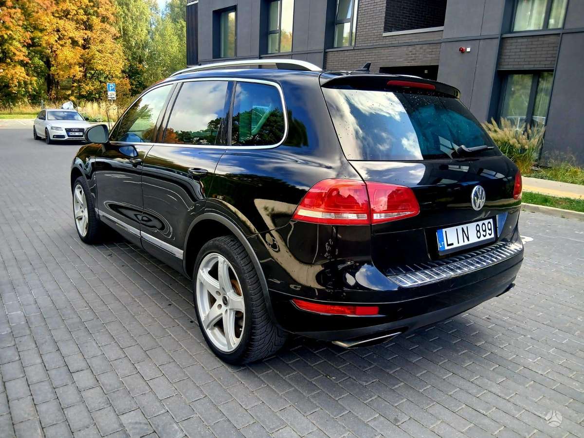 Volkswagen Touareg 2013 — салон