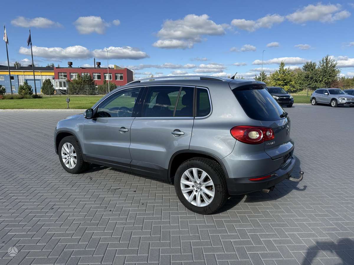 Volkswagen Tiguan 2008 — engine 2000 cm³, 140 HP (103kW)