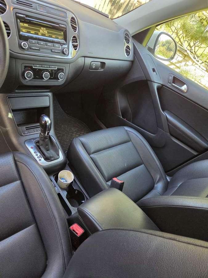 Volkswagen Tiguan 2012 — photo 6