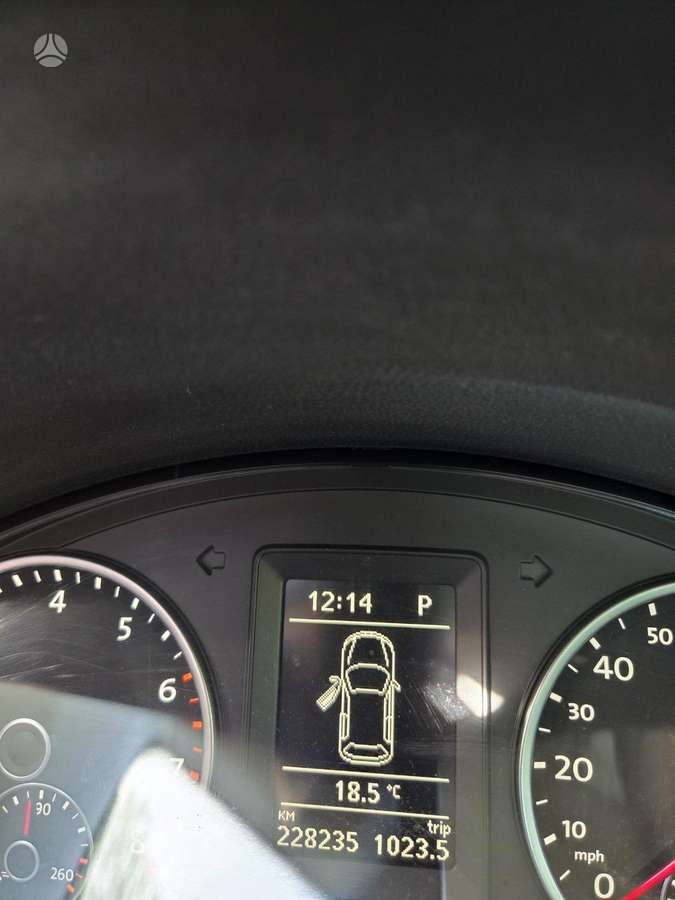 Volkswagen Tiguan 2012 — photo 8