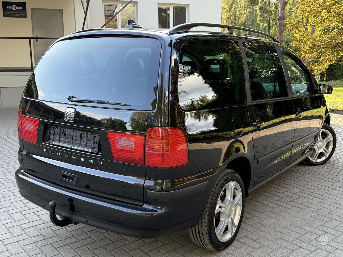 Seat Alhambra 2008 — салон