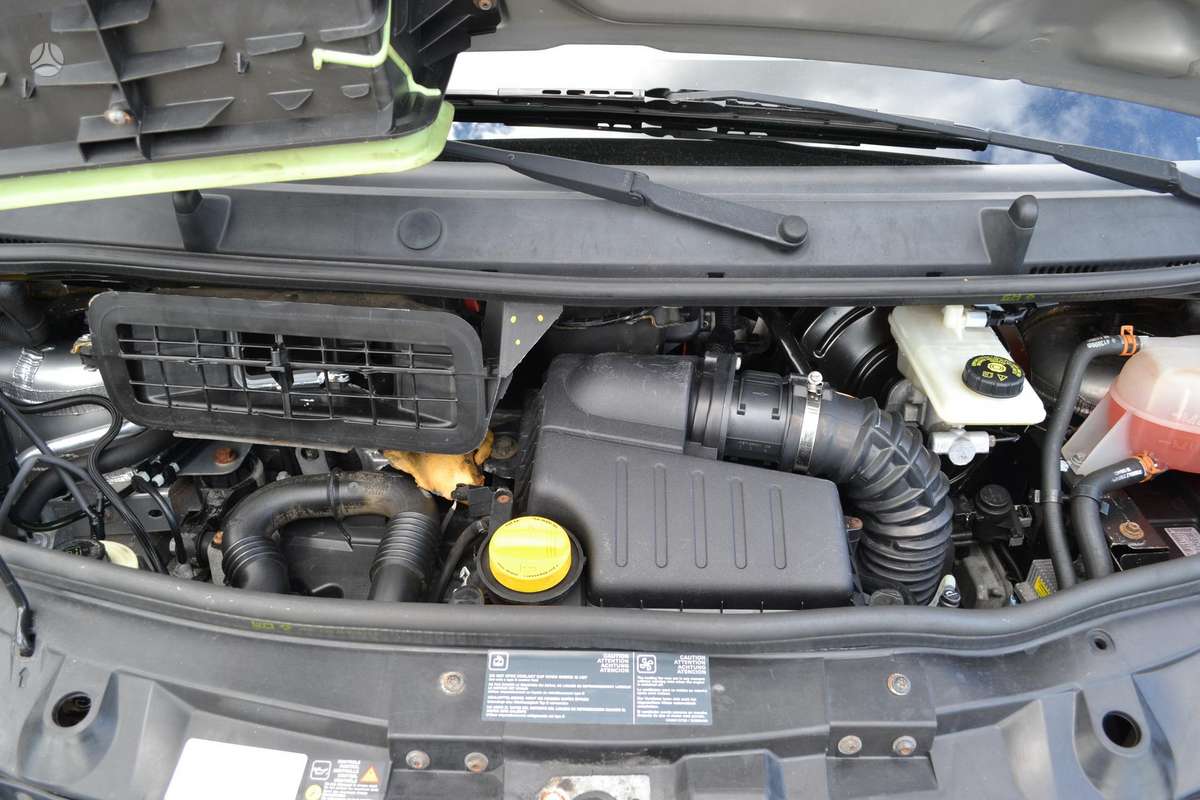 Opel Vivaro 2010 — photo 16